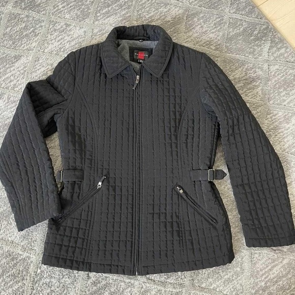 Ladies medium winter coat - Picture 3 of 5